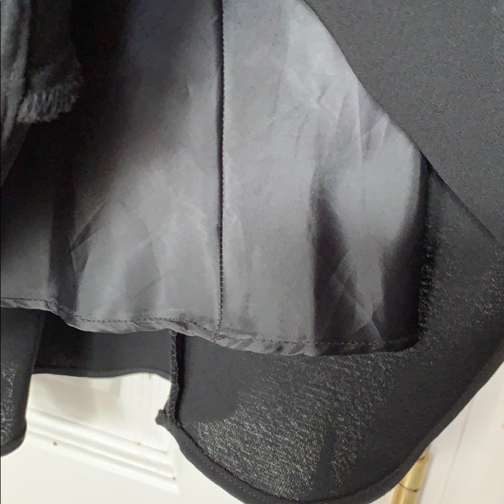 Black sleeveless dress with pearl neck - Picture 4 of 4